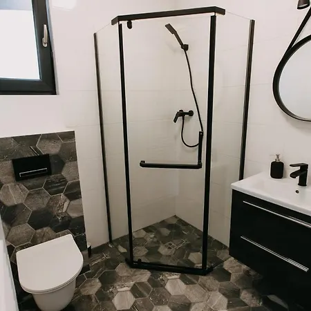 Bursztynowa Jeden דירה